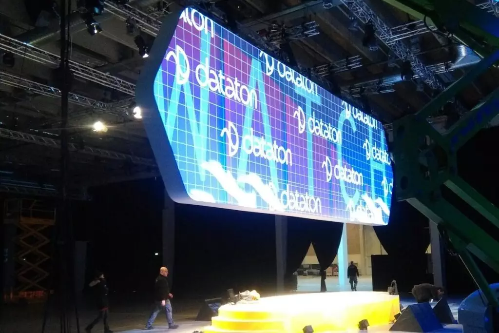 App - Projection Screens - backdrop system AV drop An example of a Backdrop with Projection Screens - Copenhague